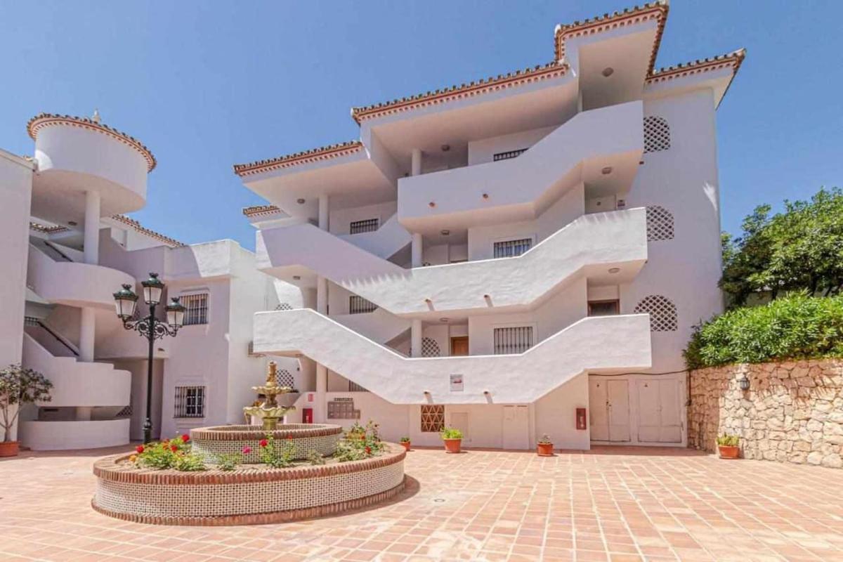 797 Holiday Rentals - Apartamento En Pueblo Quinta A 1 Min De La Playa 베날마데나코스타 외부 사진