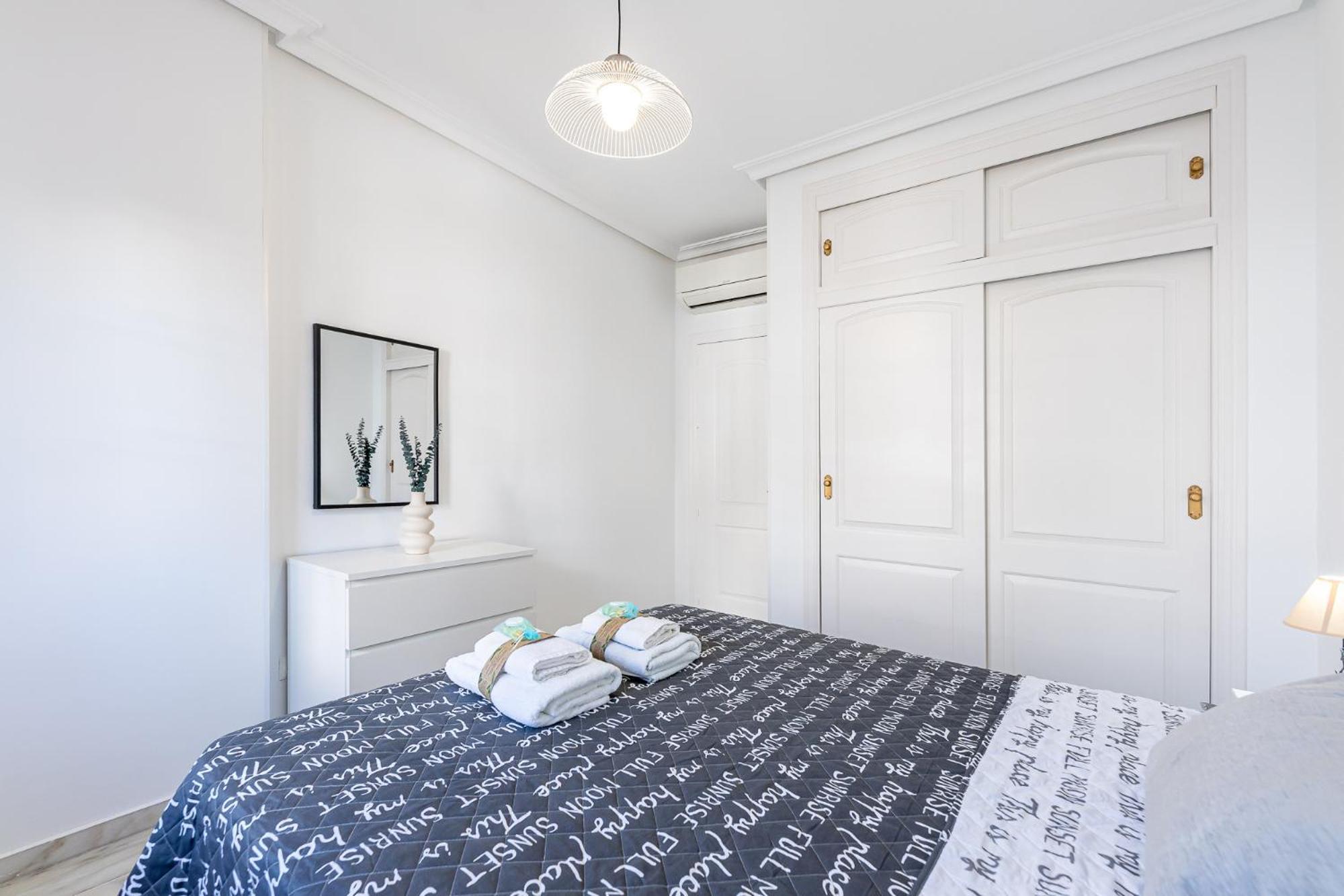 797 Holiday Rentals - Apartamento En Pueblo Quinta A 1 Min De La Playa 베날마데나코스타 외부 사진