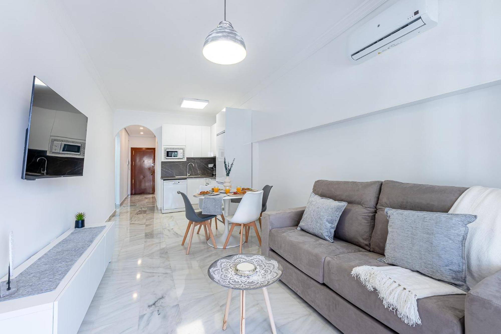 797 Holiday Rentals - Apartamento En Pueblo Quinta A 1 Min De La Playa 베날마데나코스타 외부 사진